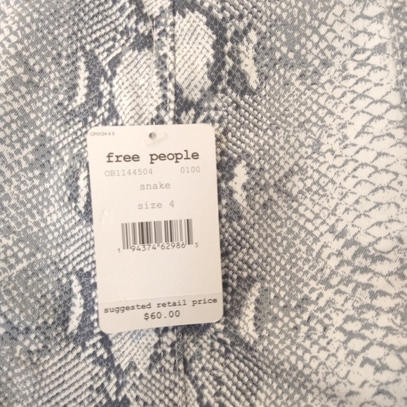 ❤HOST PICK❤ Free People snake print mini skirt - Picture 7 of 9